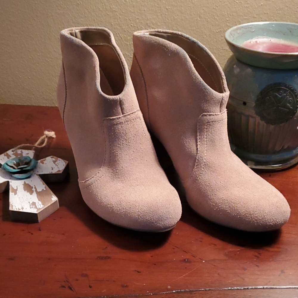 Carlos Santana Brooky Ankle Booties